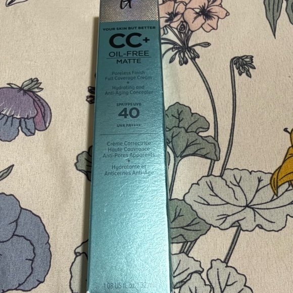 IT Cosmetics CC+ Oil-Free Matte Foundation SPF 40 | Neutral Tan | New - Picture 3 of 4